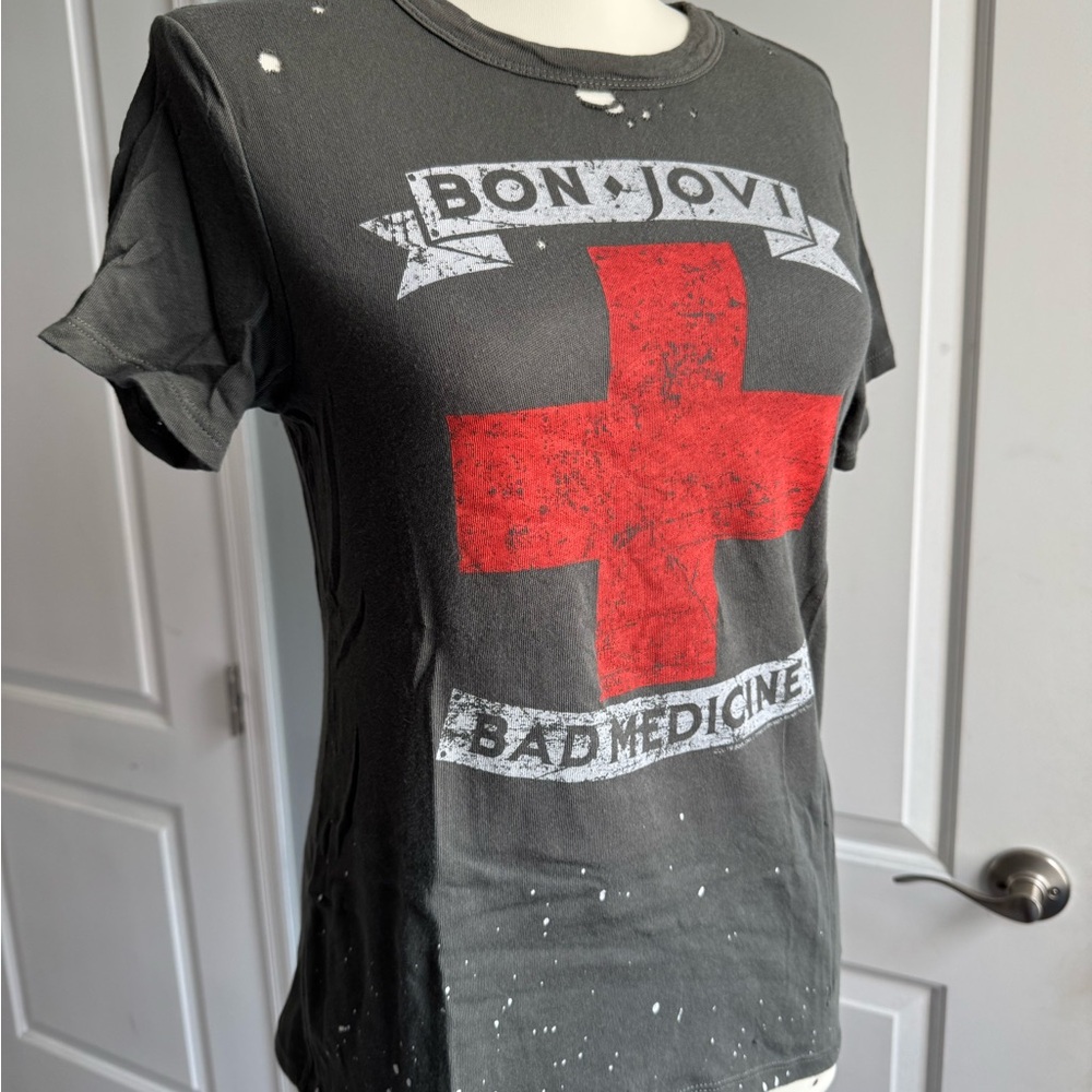 Chaser Bon Jovi Gray Graphic Distressed Tee Size Medium